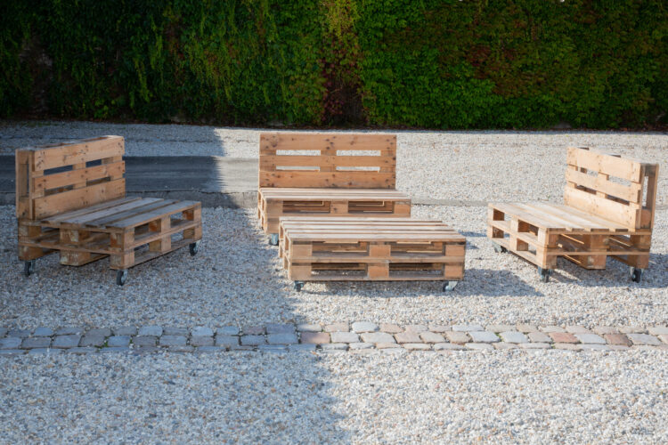 DIY Projects From Pallets for the Home and Garden